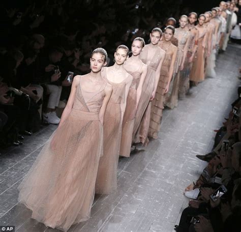 nude moldes|Designer sends naked models down the catwalk